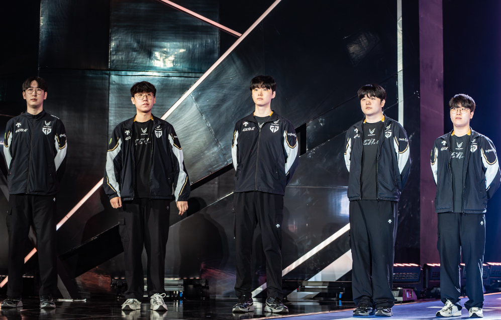 RNG轻取BRO,Chovy团战一打五激烈交锋成都决赛之夜,技惊四座 RNG轻取BRO,Chovy团战一打五激烈交锋成都决赛之夜,技惊四座