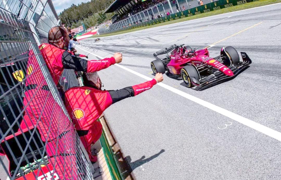 红牛车队横扫迈凯伦，周冠宇带队取胜