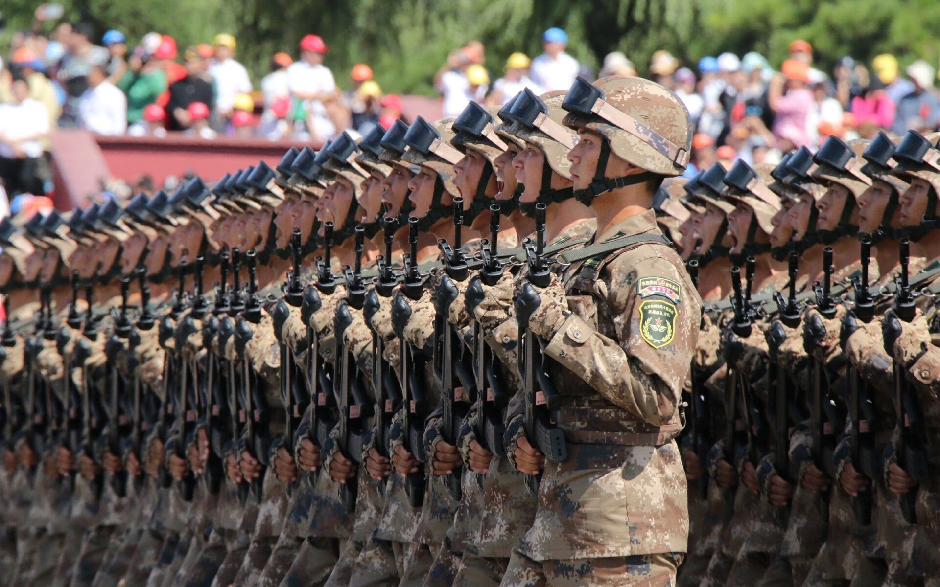 莱万的教科书，当传奇落幕与新兴王者的交响曲，突尼斯如何用一记重拳砸碎德国的傲慢？